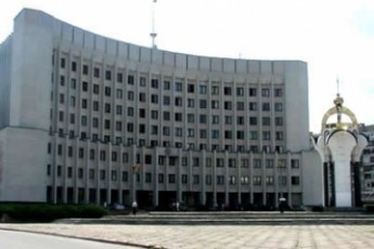 В підвалі Волинської ОДА стоять озброєні до зубів  «беркутівці»