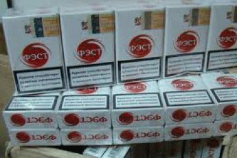 Луцькі правоохоронці затримали рівненчанина з контрабандними цигарками