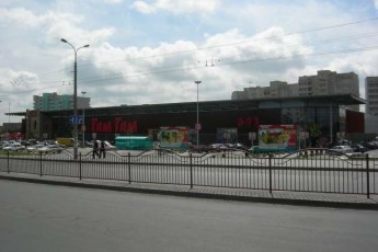 Мешканці мікрорайону біля  гіпермаркету «Там-Там» скаржаться на порушення громадського спокою