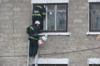 Луцькі МНСники допомогли хворій жінці вибратись з власної квартири