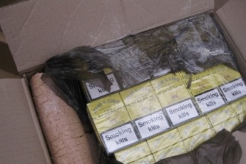 Луцькі прикордонники виявили понад 12 тисяч пачок контрабандних сигарет
