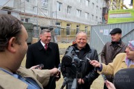 Микола Романюк провів оглядини відновлюваного після обвалу будинку на вул. Рівненській, 109