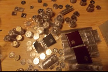 Росіянка хотіла провезти повз луцьких прикордонників 534 колекційні монети