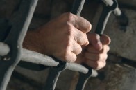 На Волині суд засудив рецидивіста на два роки та сім місяців за побиття громадян просто на вулиці