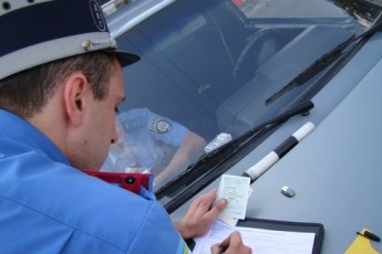 За минулу добу ДАІшники оштрафували 8 водіїв в нетверезому стані