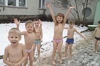 У дитячому садочку на Волині загартовують дітей снігом