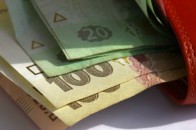 Міська влада виділила майже 20 тисяч гривень грошової допомоги малозахищеним лучанам