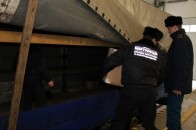 На Волині митники затримали вантажівку із контрабандними шпалерами на мільйон гривень