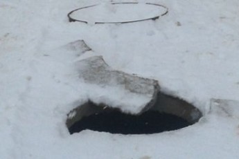 Для Романюка питання з люками справжня епопея?