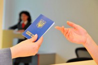 Нарешті волинська прокуратура додивилась, що з громадян здирають за паспорти зайві гроші