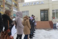 Лучани збирають підписи проти Закону, який лишає тяжкохворих без життєвонеобхідних імпортних ліків