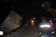 На Волині рятувальники витягли з кювету дві автівки