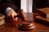 Мешканка будинку-руїни невдоволена капітальним ремонтом, тож через суд вимагає у луцької влади надати їй нову квартиру