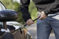 Лучанин позбувся мобільного та автівки, привівши незнайомця додому