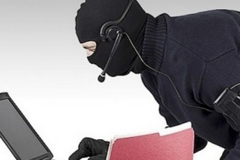 Через шахраїв жінка втратила з банківської картки 2 тисячі 