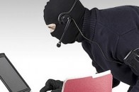 Через шахраїв жінка втратила з банківської картки 2 тисячі 