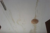 Луцьким школярам на голови ллється вода