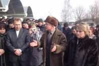 Працівники ДП «Волиньторф» заблокували прохідну, аби не пустити рейдерів на підприємство