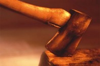 Задля грошей волинянин жорстоко понівечив сокирою пенсіонерку
