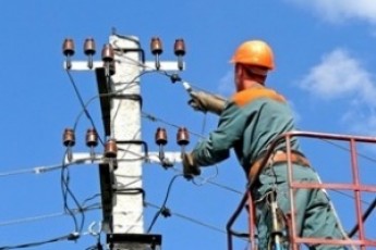 В понеділок мешканці двох вулиць залишаться без світла