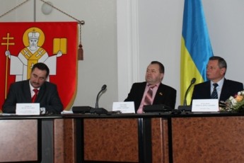 Перед громадськими слуханнями Романюк наказав Кошелю доступно роз’яснити лучанам в чому плюси медичної реформи