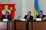 Перед громадськими слуханнями Романюк наказав Кошелю доступно роз’яснити лучанам в чому плюси медичної реформи