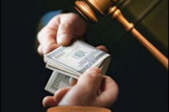 На Волині вперше затримали адвоката-хабарника