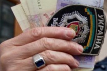 На Волині правоохоронця засудили за хабар і одразу відпустили на волю
