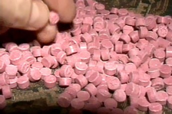 Волинські правоохоронці вилучили у чоловіка 100 таблеток анаболіку