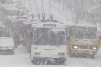 Луцька міська рада обіцяє до ранку розчистити вулиці міста