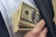 Заступника мера міста Устилуг, який попався на хабарі, засудили і… відпустили на волю
