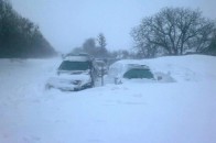 Волинські рятувальники визволили 20-річну породіллю зі снігового полону