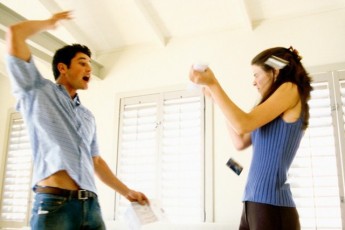 У Луцькому нічному клубі жінці повибивали зуби