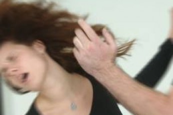 Від удару свого співмешканця волинянка впала з 8 поверху та загинула