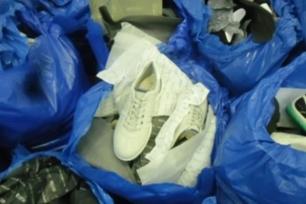 Поляк хотів незаконно провезти до України брендове взуття