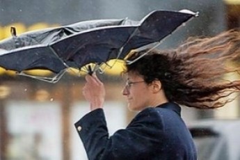 Синоптики попереджають про шторм на Волині