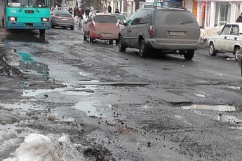 У Луцькій міськраді досі не знають коли почнеться ремонт доріг і в скільки це обійдеться