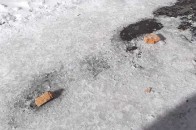 Цегла з арки для пішоходів у Нововолинську летить прямісінько на голови людям