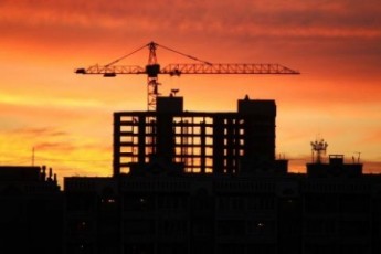Луцька влада не знає, що робити з недобудованою багатоповерхівкою?