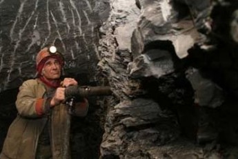 Волинський нардеп: Влада навмисно заганяє волинські шахти у боргову яму, аби на них заробили