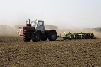 Працівників галузі АПК просять вжити усіх можливих заходів, аби уникнути нещасних випадків під час весняно-польових робіт