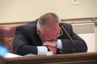 Депутати вилили на Клімчука відро критичних помий, а потім більшістю голосів підтримали звіт губернатора
