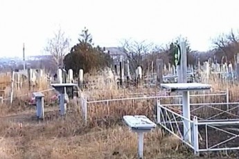 Волинянин поцупив з кладовища 18 секцій металевого паркану
