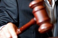 Луцькі судді три роки поспіль відмовляються порушувати провадження у справі про вбивство юнака, якого знайшли мертвим на сільській зупинці