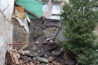 Просто посеред Луцька обвалилася стіна