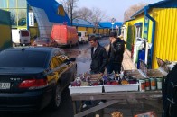 Підприємці одного з районних ринків на Волині збунтувались проти влади через погані дороги і машини