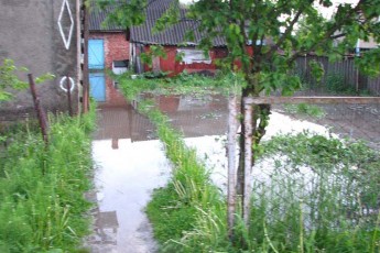 Повінь накриває містечко під Луцьком