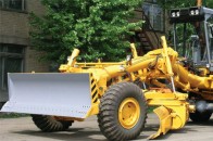 Луцькі комунальники купили собі автогрейдер вартістю 1 мільйон гривень