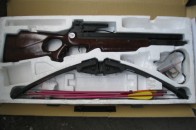 На Волині затримали двох «мисливців» з арбалетом та сотнею камуфляжних костюмів