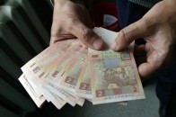 Всередньому волиняни заробляють по 2319 гривень у місяць